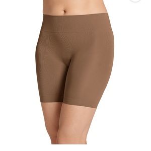 Jockey Essentials Seam free No Chafe Slipshort